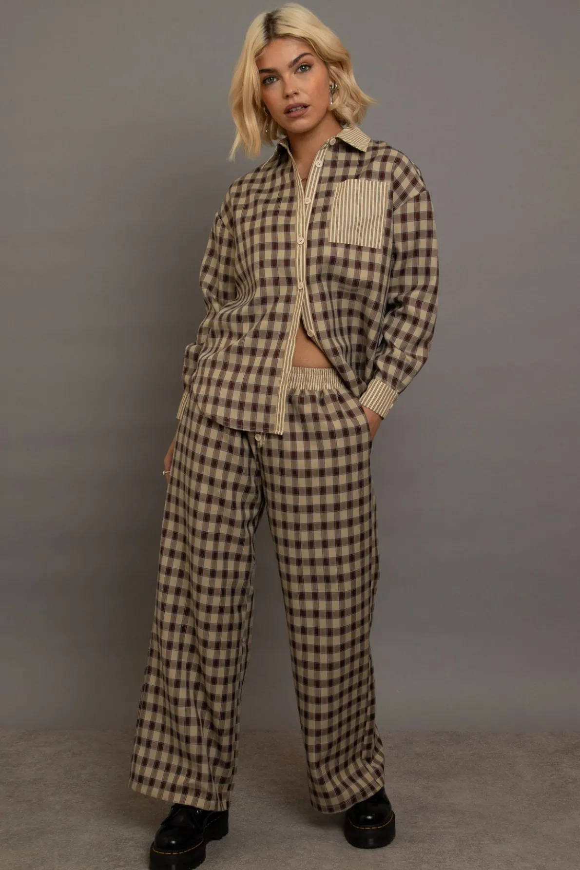 Daisy Street Check Wide Leg Trousers With Contrast Stripe Pockets-Women Trousers