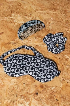 Daisy Street Eye Mask Comb And Scrunchie Set- Accessories