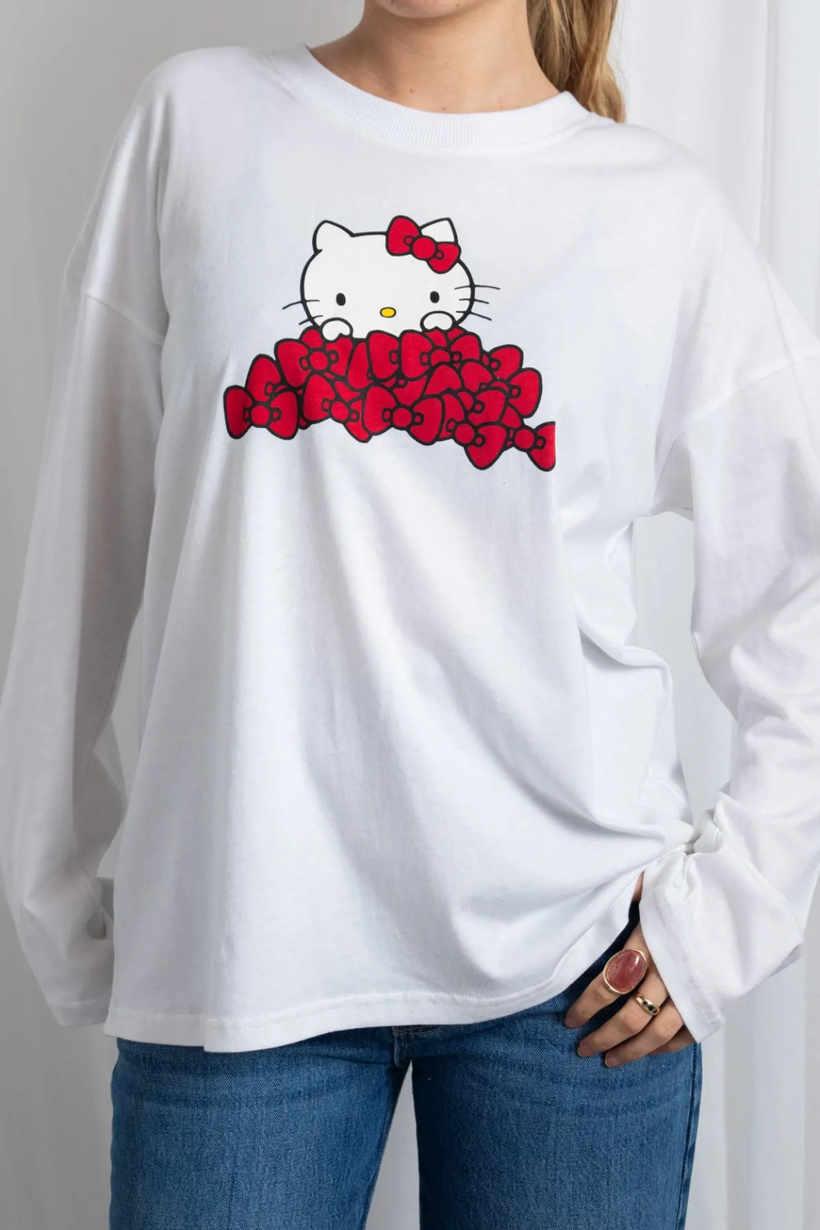 Daisy Street Hello Kitty Long Sleeve T-Shirt With Bow Graphic-Women Tops | T-Shirts