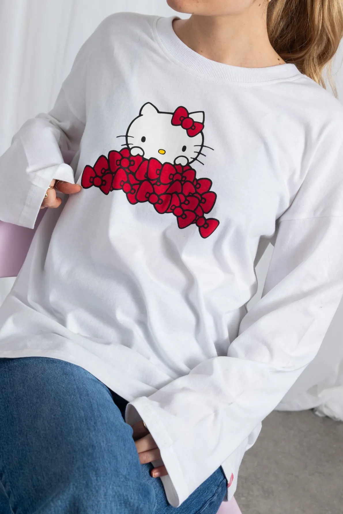 Daisy Street Hello Kitty Long Sleeve T-Shirt With Bow Graphic-Women Tops | T-Shirts
