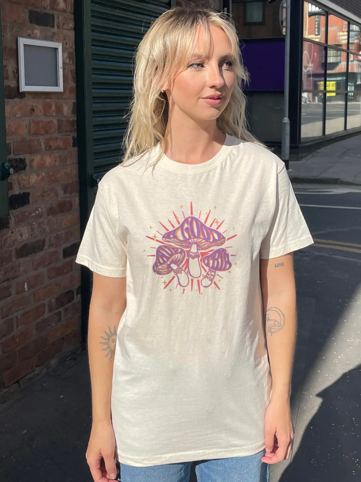 Daisy Street Relaxed T-Shirt with Trippy Mushroom Graphic-Women T-Shirts