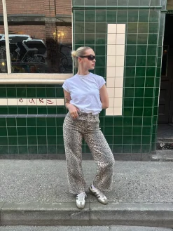 Daisy Street Washed Relaxed Jeans-Women Trousers