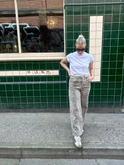 Daisy Street Washed Relaxed Jeans-Women Trousers